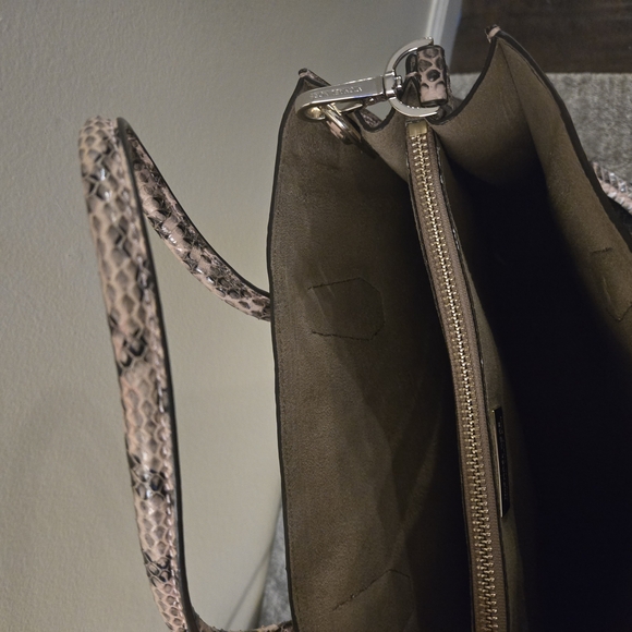 Rare Michael Kors Pink Snake Print Tote Bag - Picture 9 of 11